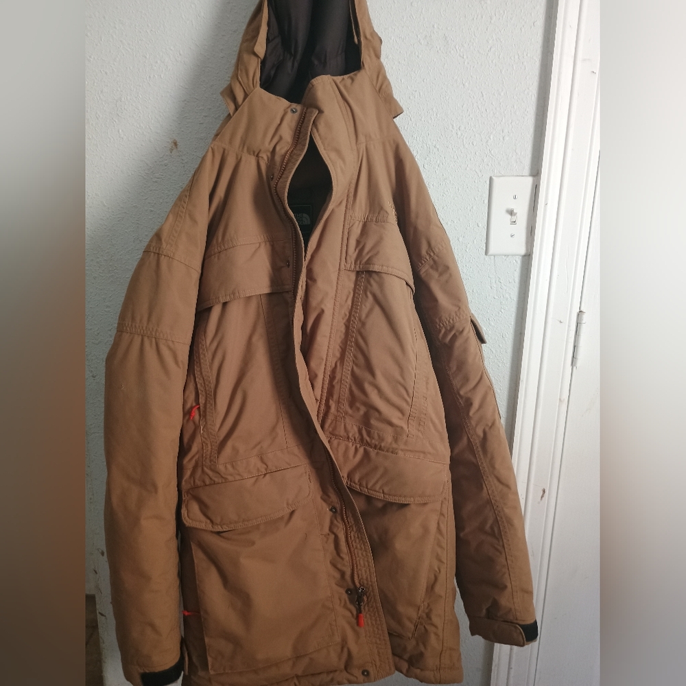 Men's size large North Face Jacket with hood